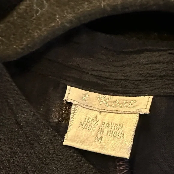 T Rose Embroidered Black Sheer Floral Sleeveless Duster - Picture 11 of 11